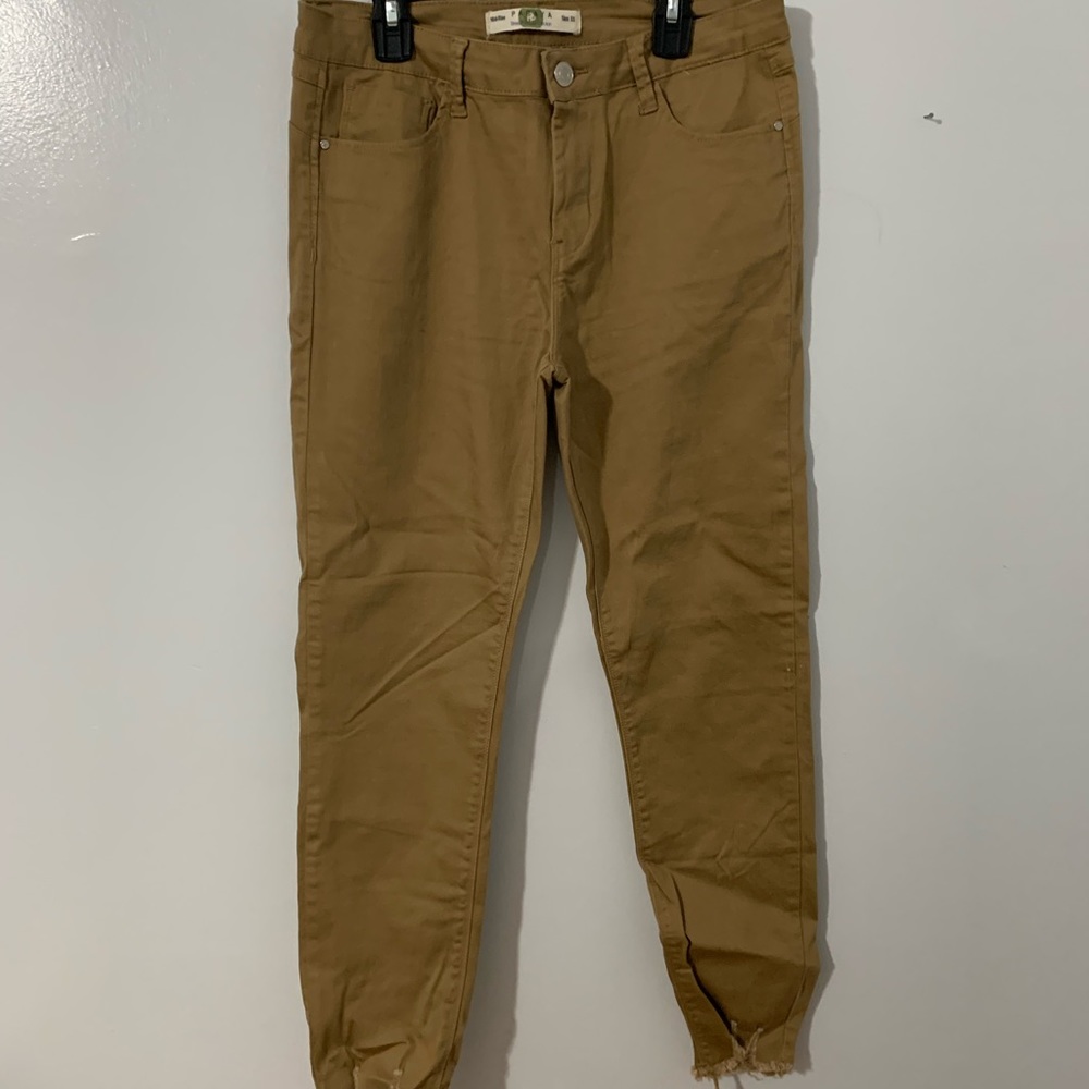 khaki pants